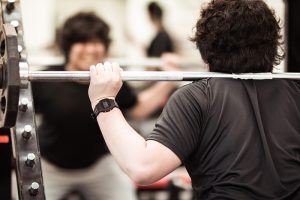 礎代謝をあげる筋トレでおすすめしたいのがスクワット